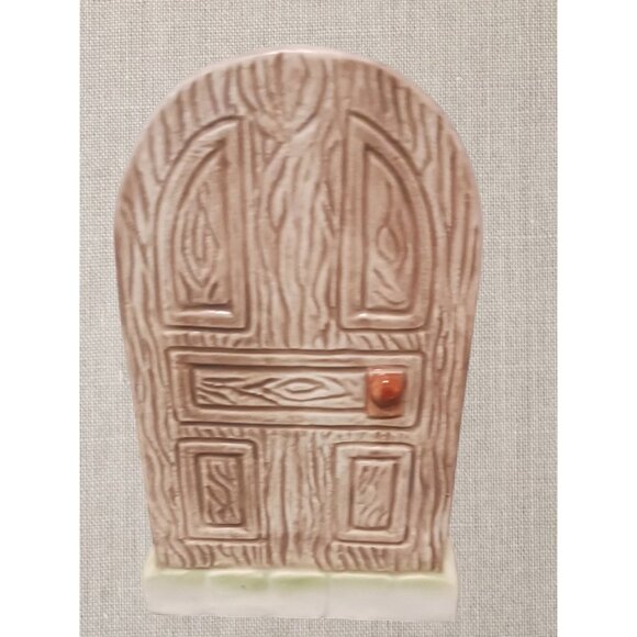 Avon Precious Moments &quot;My First Call&quot; Ceramic Figurine Mouse With Bask - Picture 6 of 6